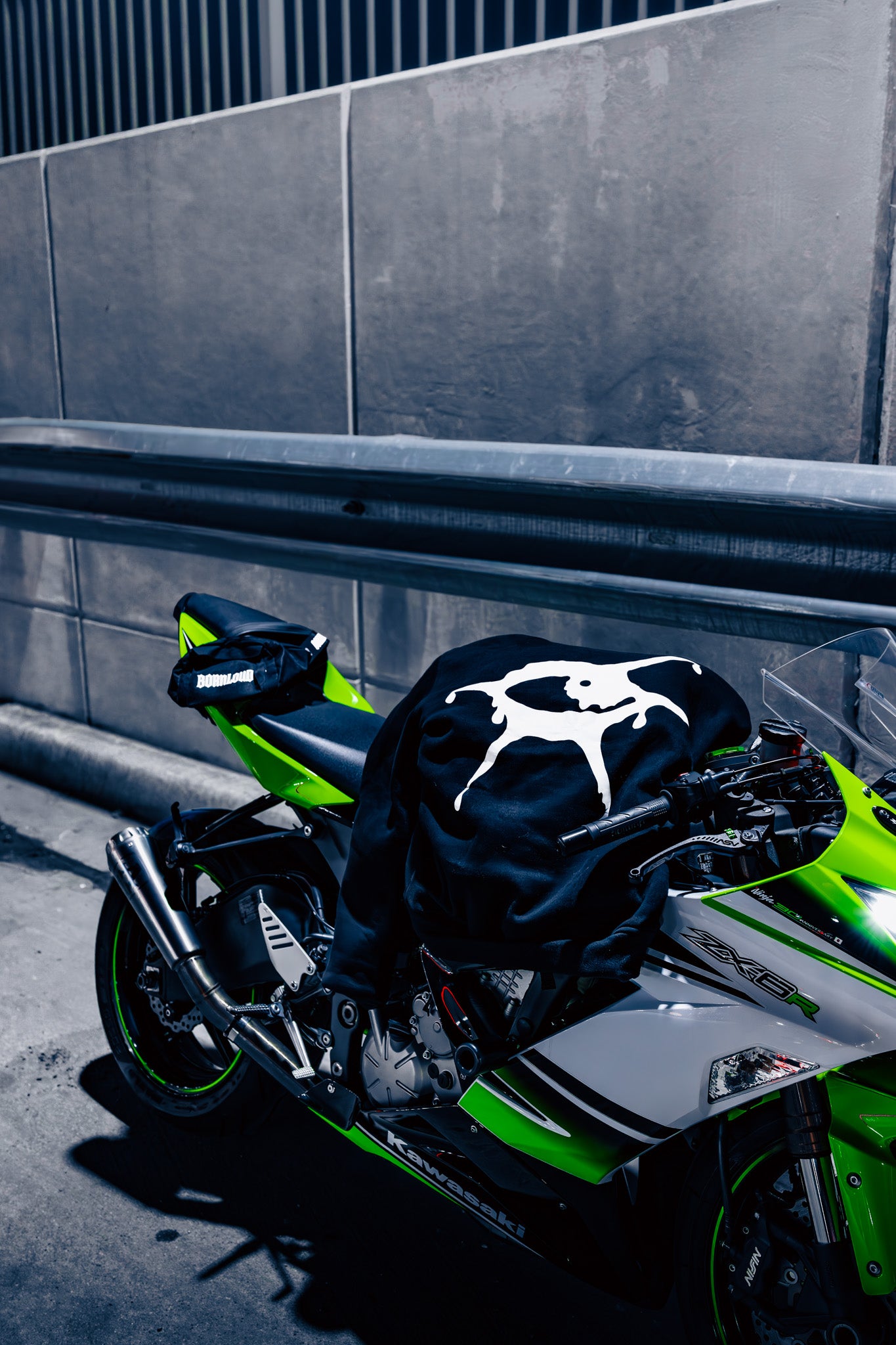 BORNLOUD REFLECTIVE BAG